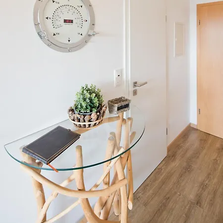 36-11 - Apartment